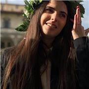 Laureata in Lettere moderne offre lezioni di materie umanistiche